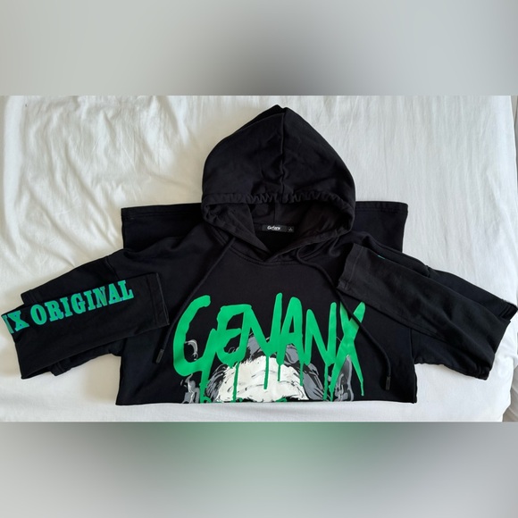 Genanx medium in size, fits large. - Picture 3 of 4